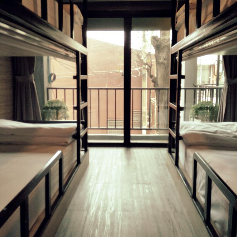 Badu Sukhumvit Dormitory Bangkok Buitenkant foto