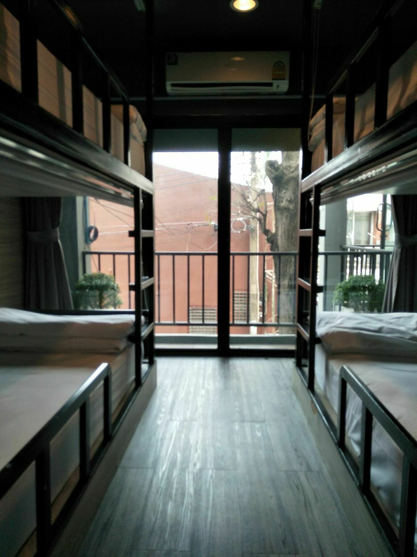 Badu Sukhumvit Dormitory Bangkok Buitenkant foto