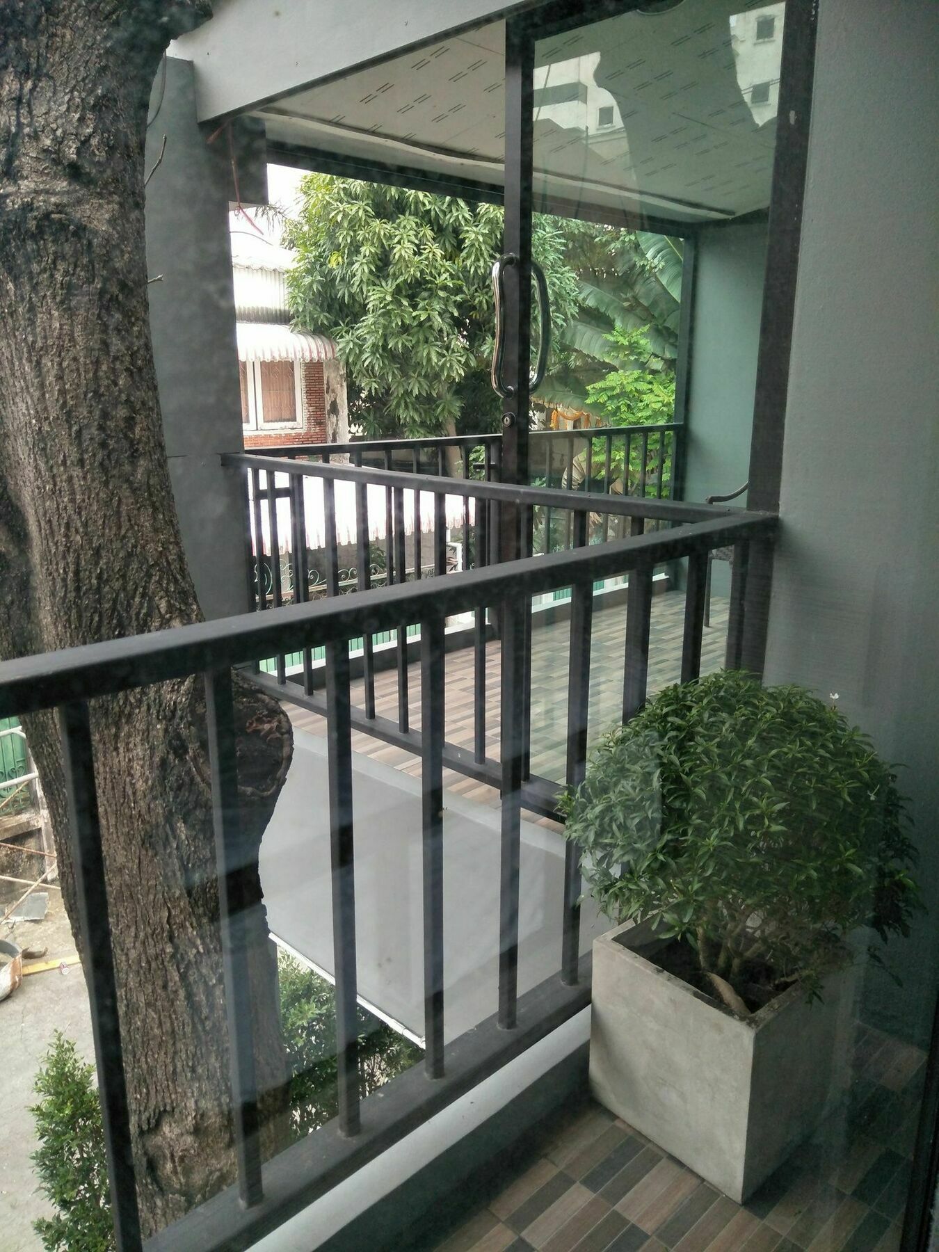 Badu Sukhumvit Dormitory Bangkok Buitenkant foto