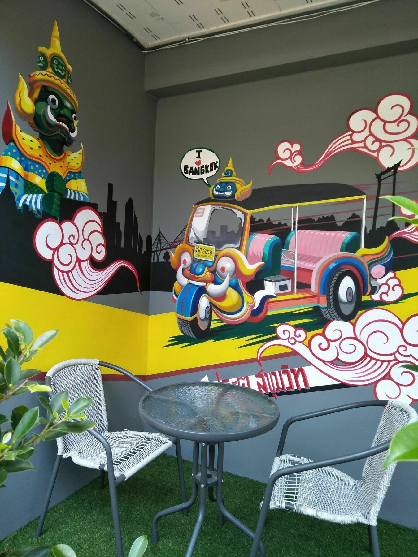 Badu Sukhumvit Dormitory Bangkok Buitenkant foto