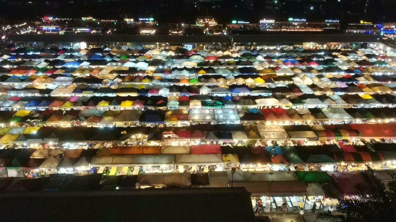 Badu Sukhumvit Dormitory Bangkok Buitenkant foto