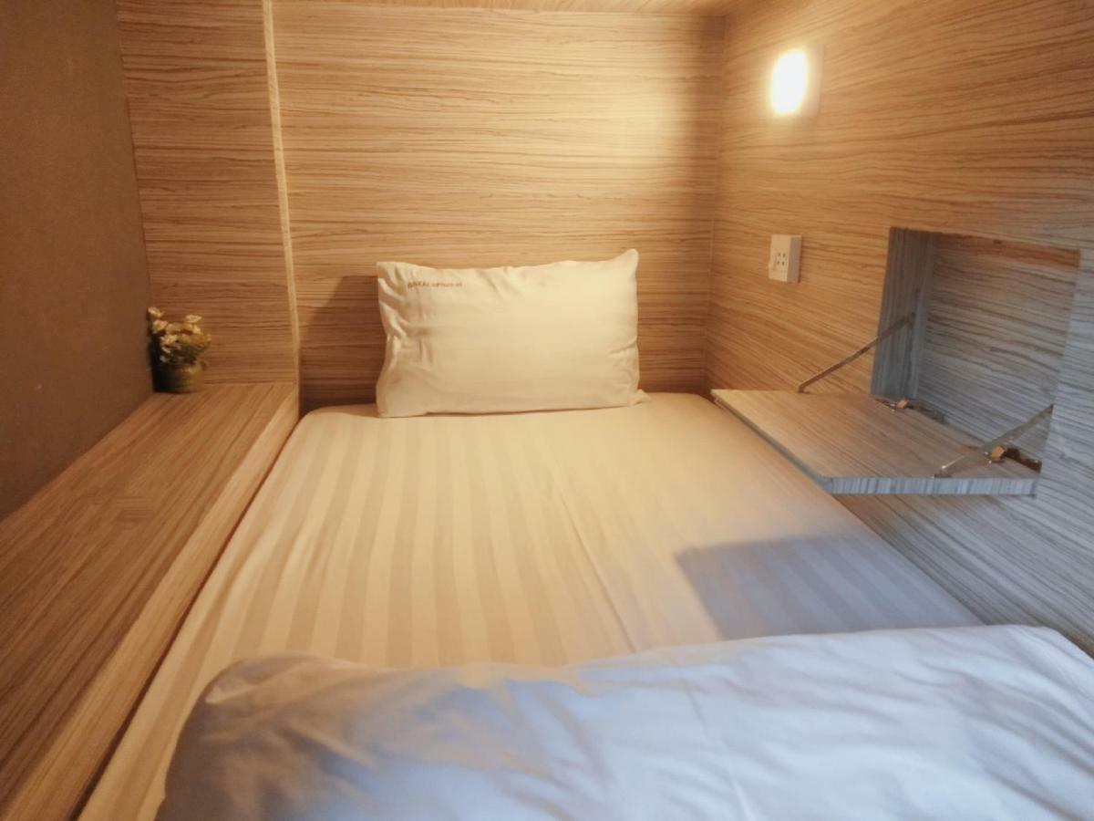 Badu Sukhumvit Dormitory Bangkok Buitenkant foto