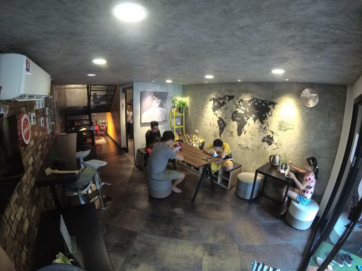 Badu Sukhumvit Dormitory Bangkok Buitenkant foto