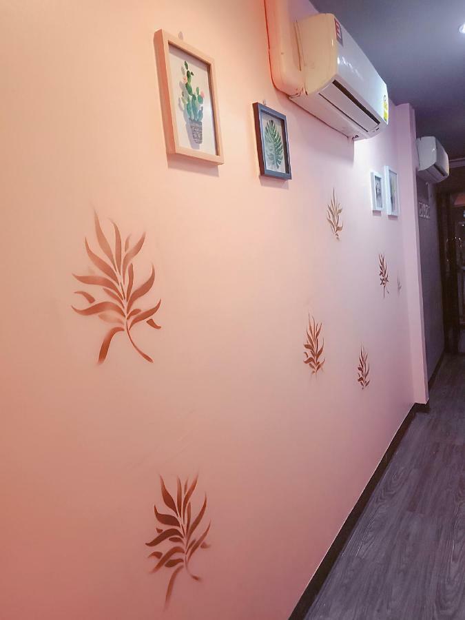 Badu Sukhumvit Dormitory Bangkok Buitenkant foto