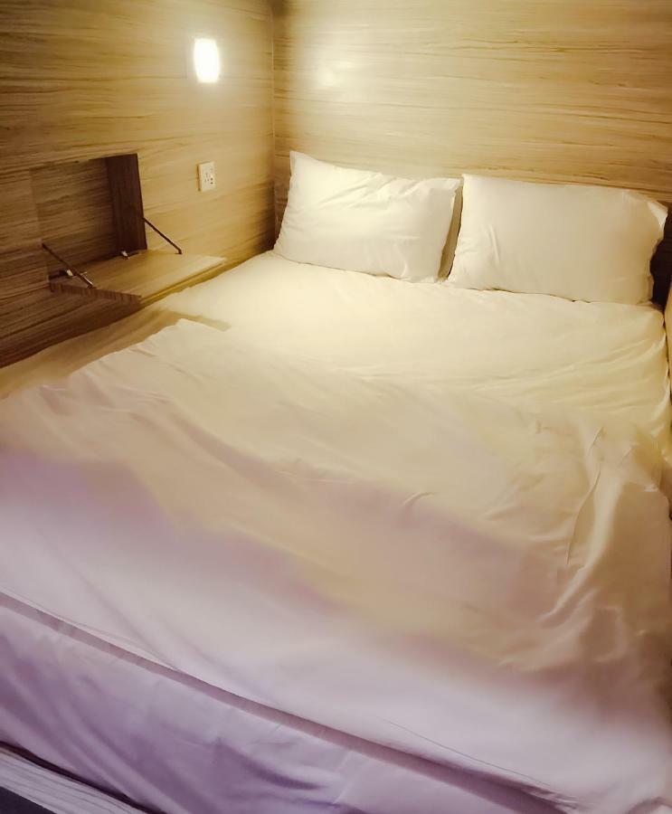 Badu Sukhumvit Dormitory Bangkok Buitenkant foto
