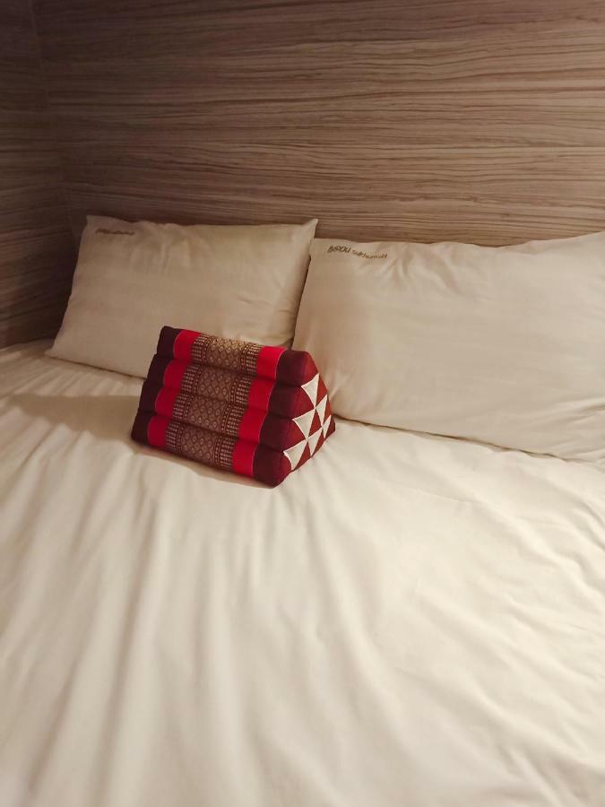 Badu Sukhumvit Dormitory Bangkok Buitenkant foto